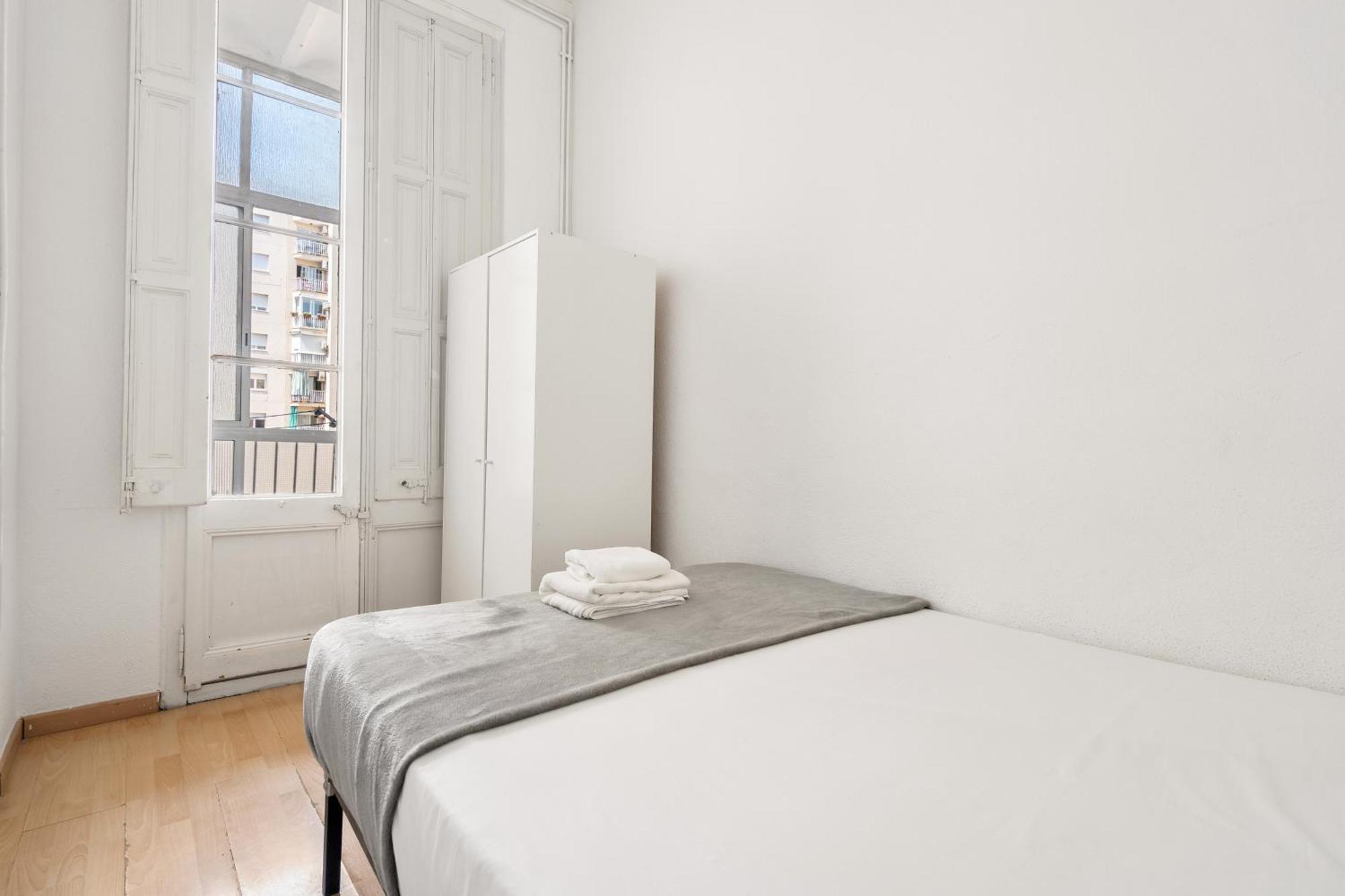 Spacious 5-bedroom In Barcelone