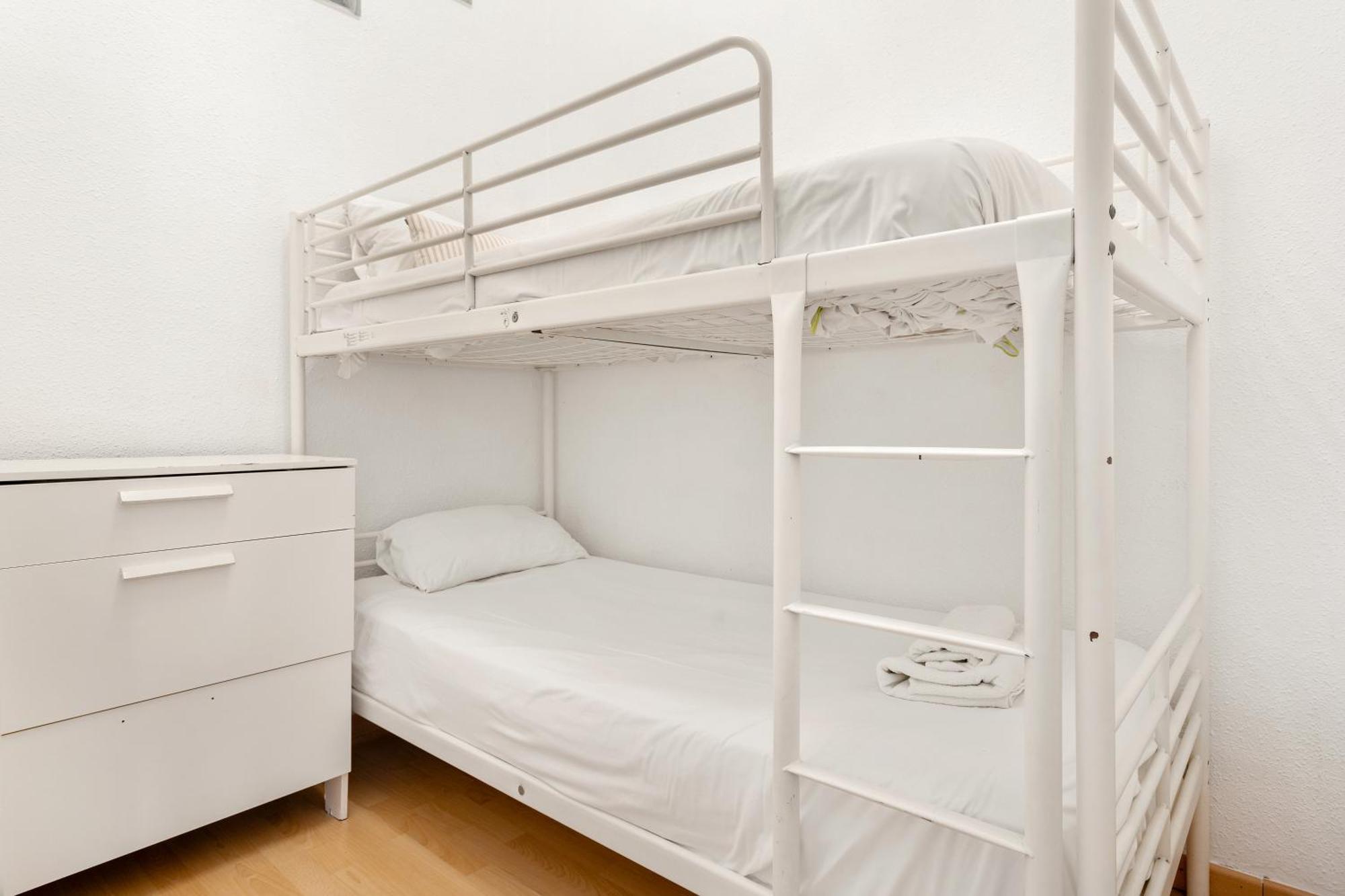 Spacious 5-bedroom In Appartement Barcelone